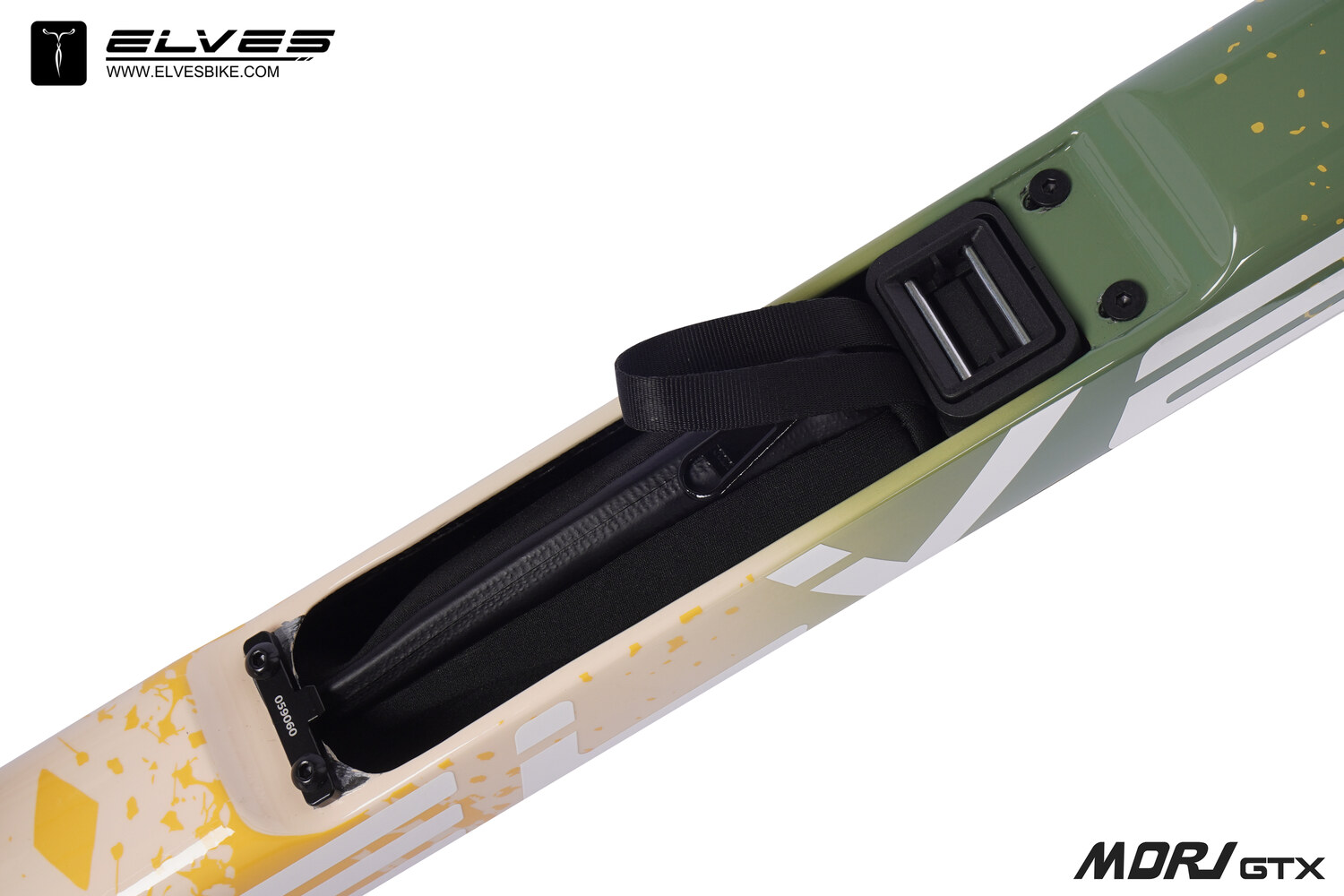MORI GTX — úložný priestor v spodnej rúre
